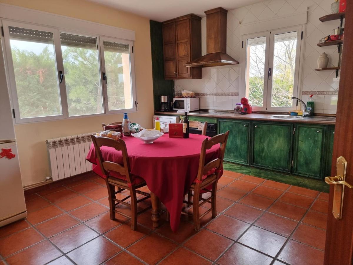 Villa Pancorbo Velayos Екстер'єр фото