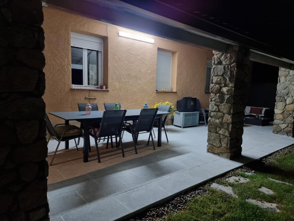 Villa Pancorbo Velayos Екстер'єр фото